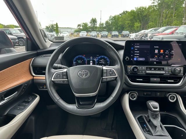 Used 2024 Toyota Grand Highlander AWD image 20