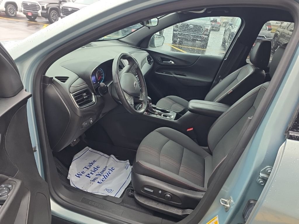 Used 2022 Chevrolet Equinox RS w/ LPO, Floor Liner Package image 14