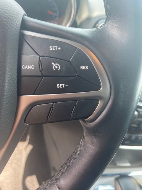 Used 2022 Jeep Grand Cherokee Limited image 20