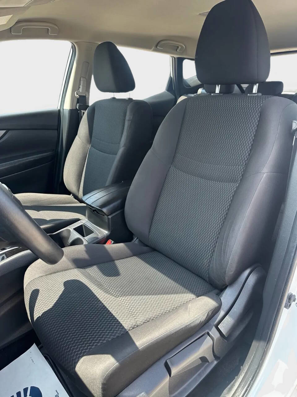 Used 2019 Nissan Rogue Sport S image 10