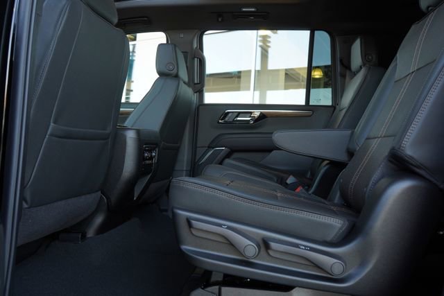 New 2026 Chevrolet Suburban High Country w/ Sun And Tow Package AWD/4WD image 21