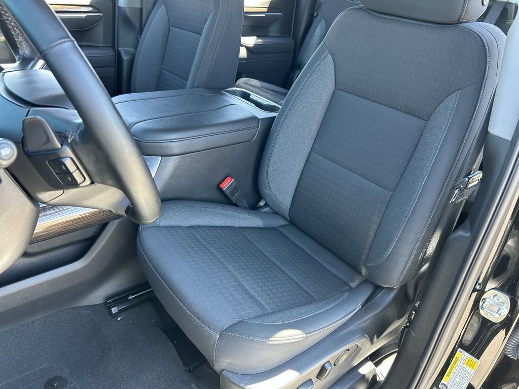 Used 2025 Chevrolet Silverado 1500 LT Trail Boss w/ Convenience Package II AWD/4WD image 19