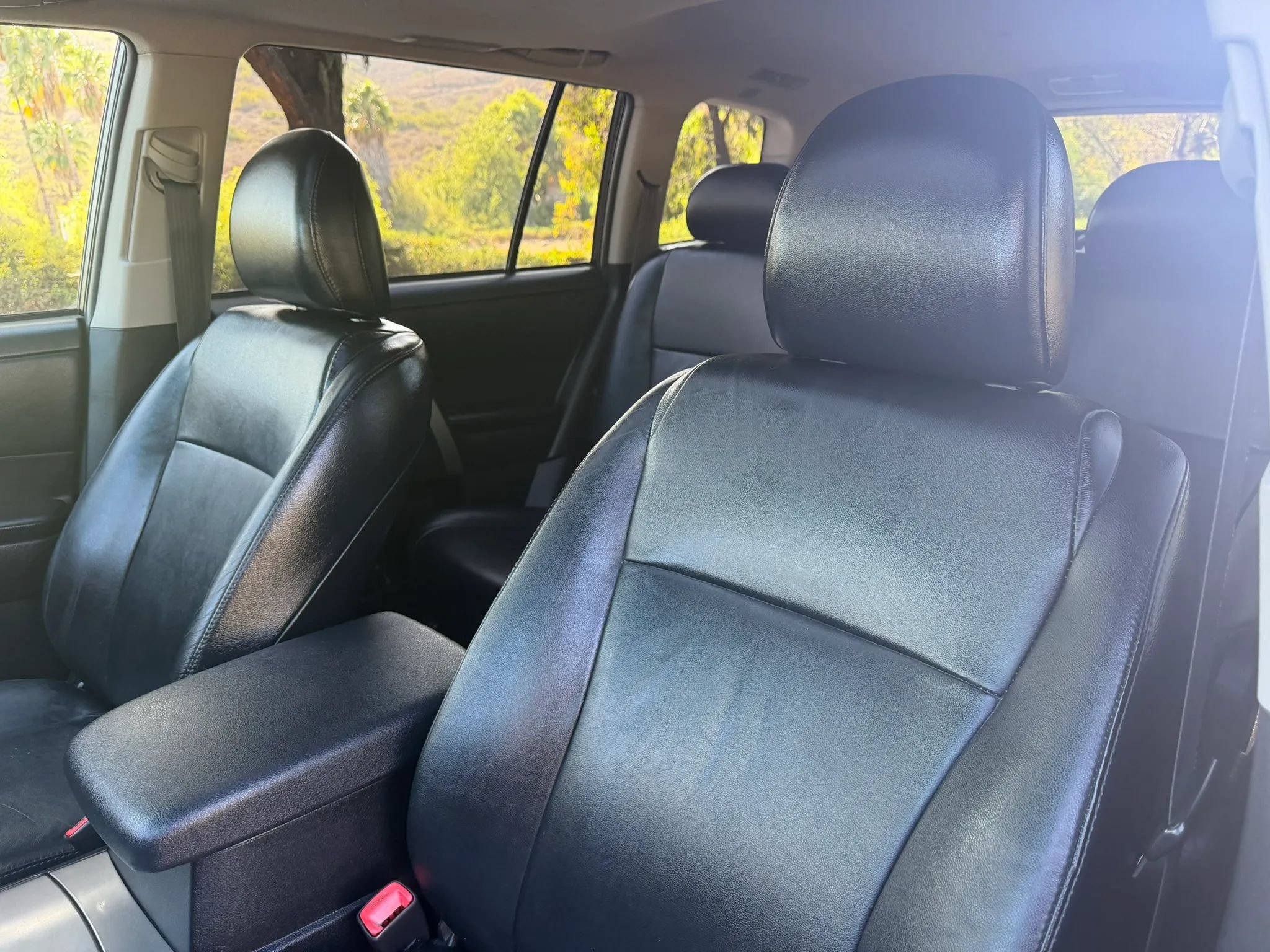 Used 2010 Toyota Highlander SE AWD/4WD image 11