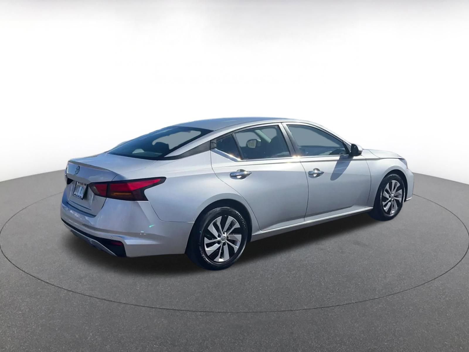 Used 2023 Nissan Altima 2.5 S image 14