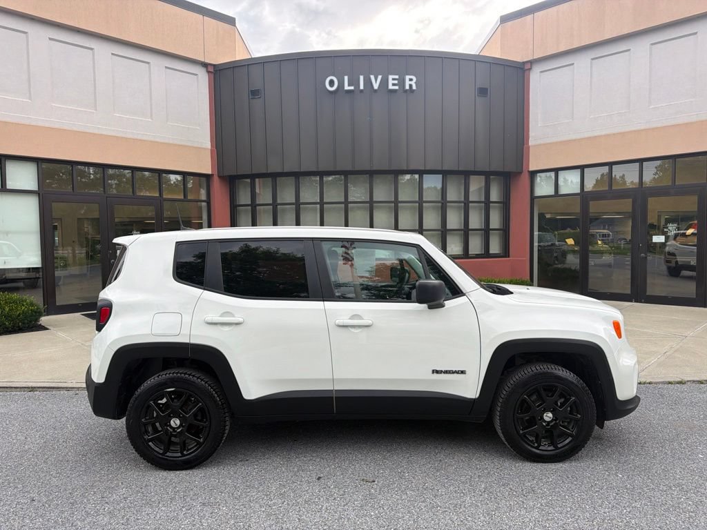 Used 2023 Jeep Renegade Latitude AWD/4WD image 8