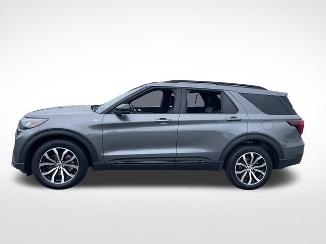 Used 2025 Ford Explorer ST-Line AWD/4WD image 2