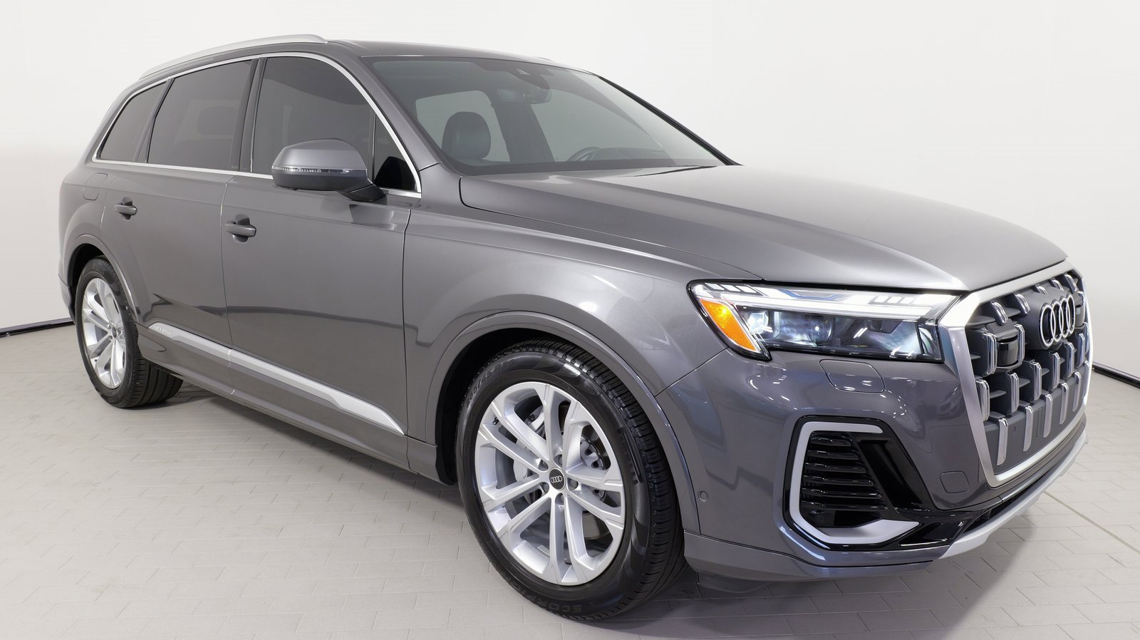 Used 2025 Audi Q7 3.0T Prestige w/ Prestige Package image 8
