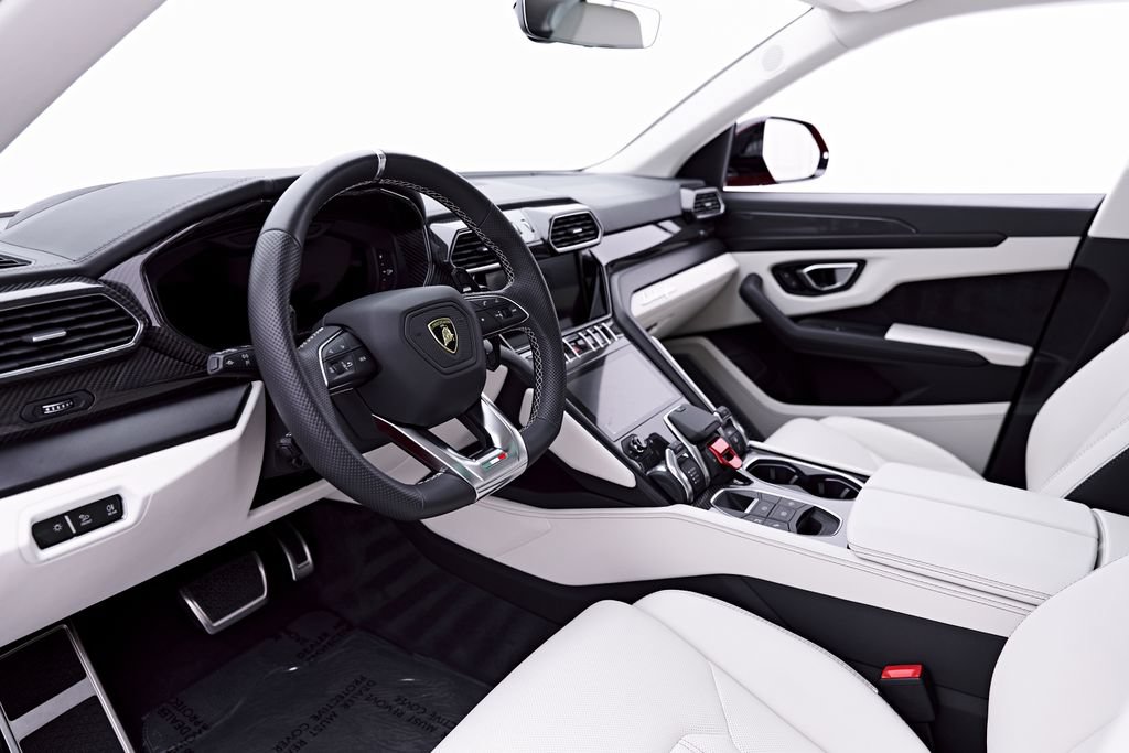 Used 2023 Lamborghini Urus S AWD/4WD image 2