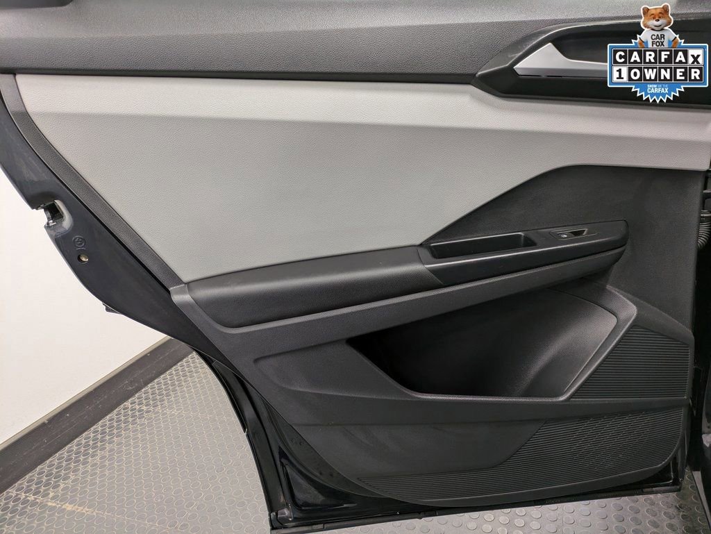 Used 2022 Volkswagen Taos SE image 23