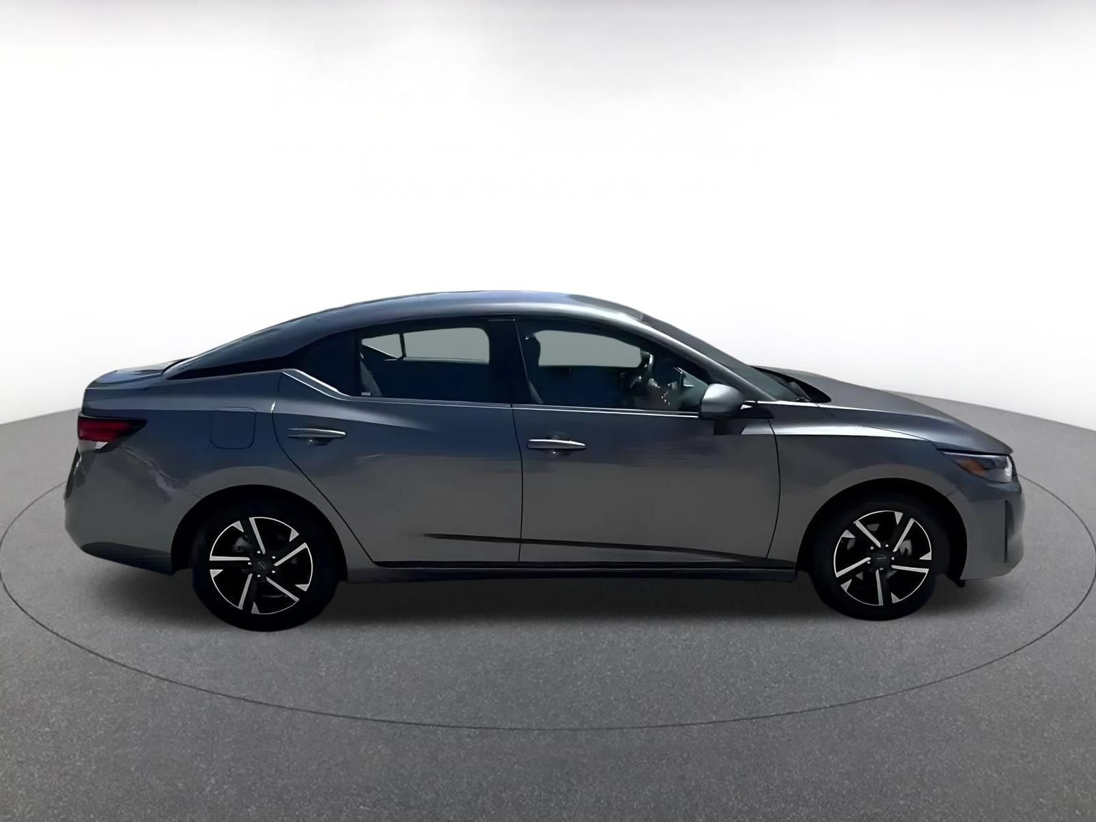 Used 2025 Nissan Sentra SV FWD image 15