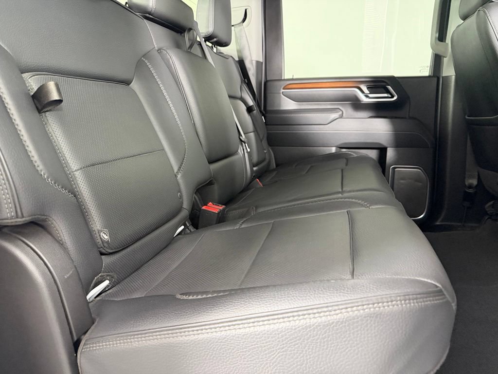 Used 2025 GMC Sierra 3500 Denali w/ Technology Package AWD/4WD image 30
