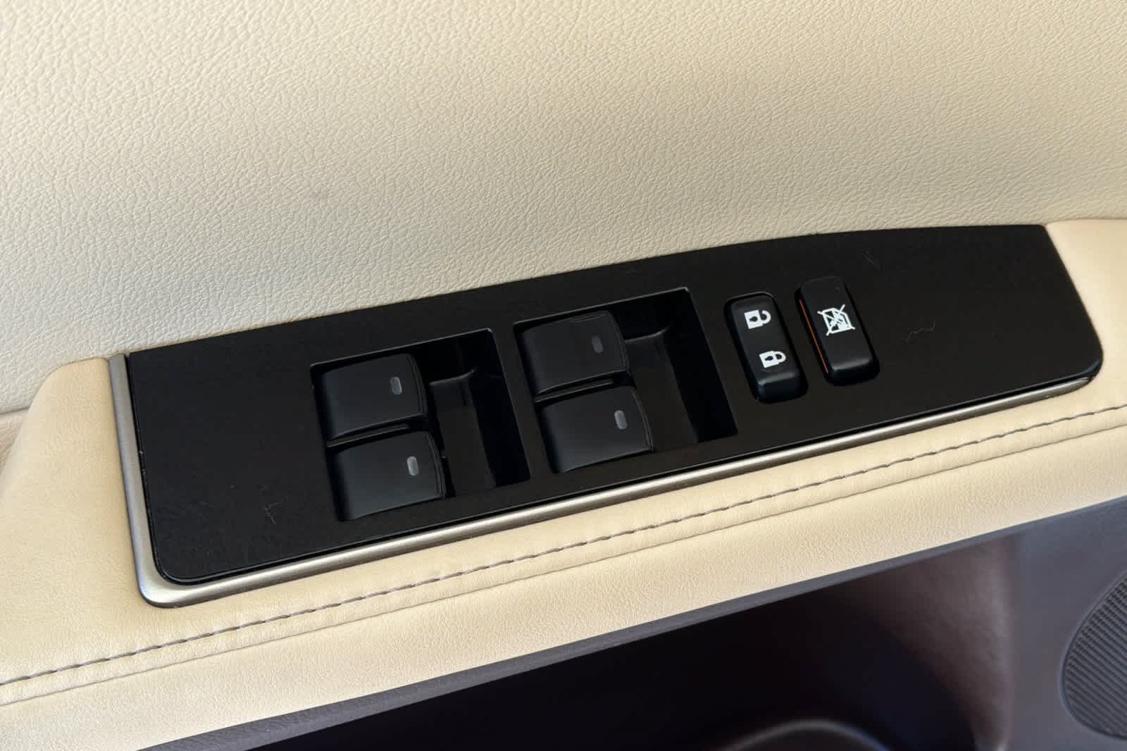 Used 2016 Lexus ES 350 w/ Luxury Package w/Wood Trim FWD image 13