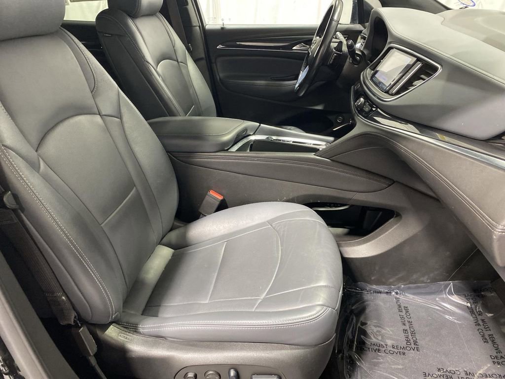 Used 2024 Buick Enclave Premium image 27