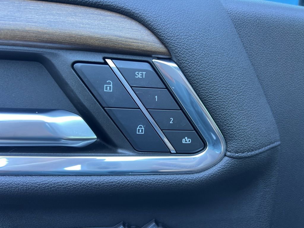 Used 2024 Chevrolet Silverado 1500 High Country w/ Technology Package image 25