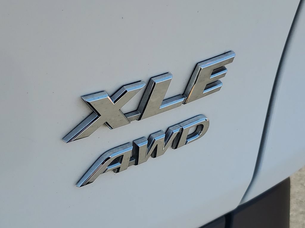 Used 2023 Toyota RAV4 XLE AWD/4WD image 11