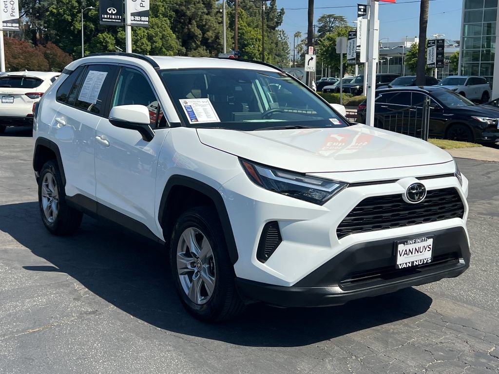 Used 2025 Toyota RAV4 XLE FWD image 10