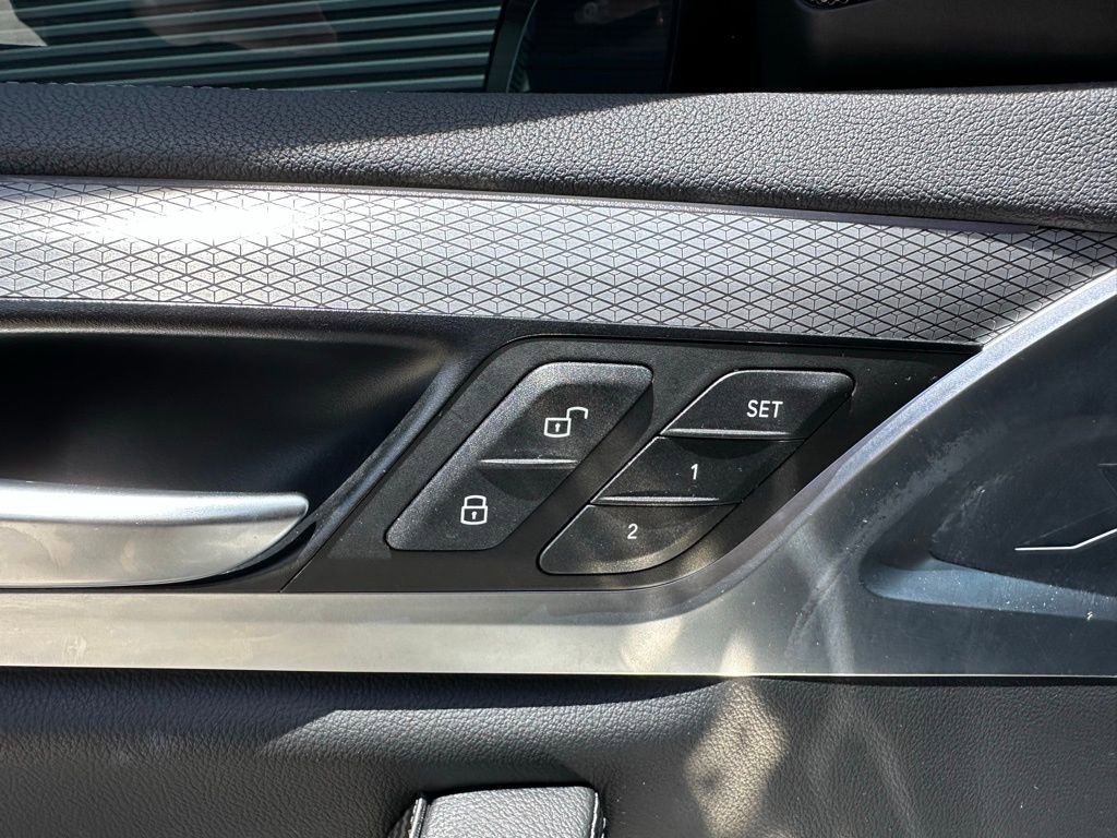 Used 2019 BMW X4 M40i w/ Executive Package image 22