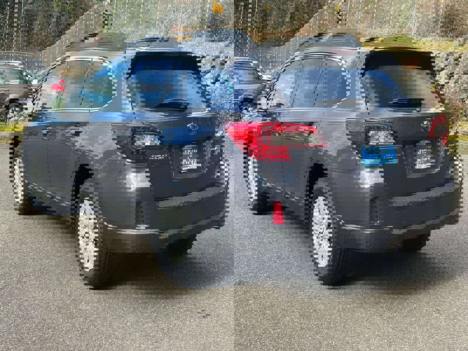 Used 2015 Subaru Outback 2.5i Premium image 3