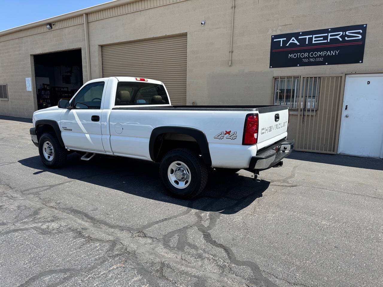 Used 2006 Chevrolet Silverado 2500 W/T w/ Heavy-Duty Power Package AWD/4WD image 6