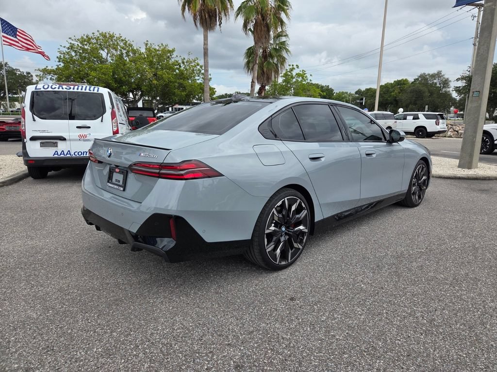 Used 2027 BMW 530i w/ M Sport Package RWD image 13