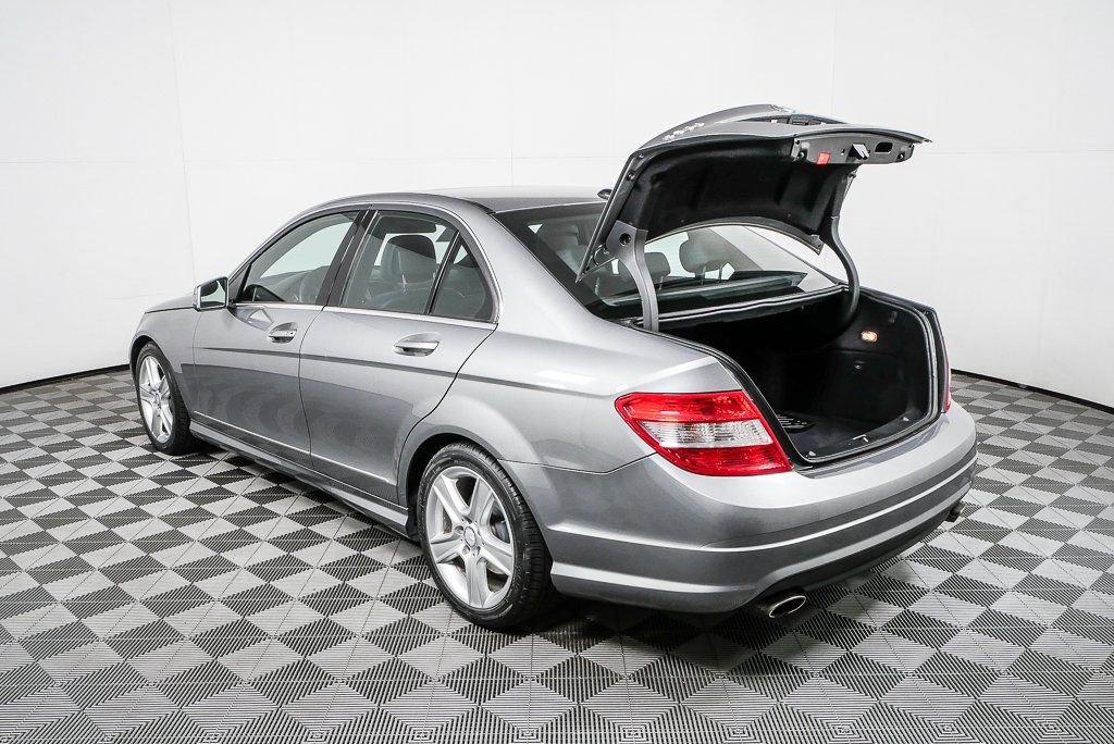 Used 2011 Mercedes-Benz C 300 Sedan image 32