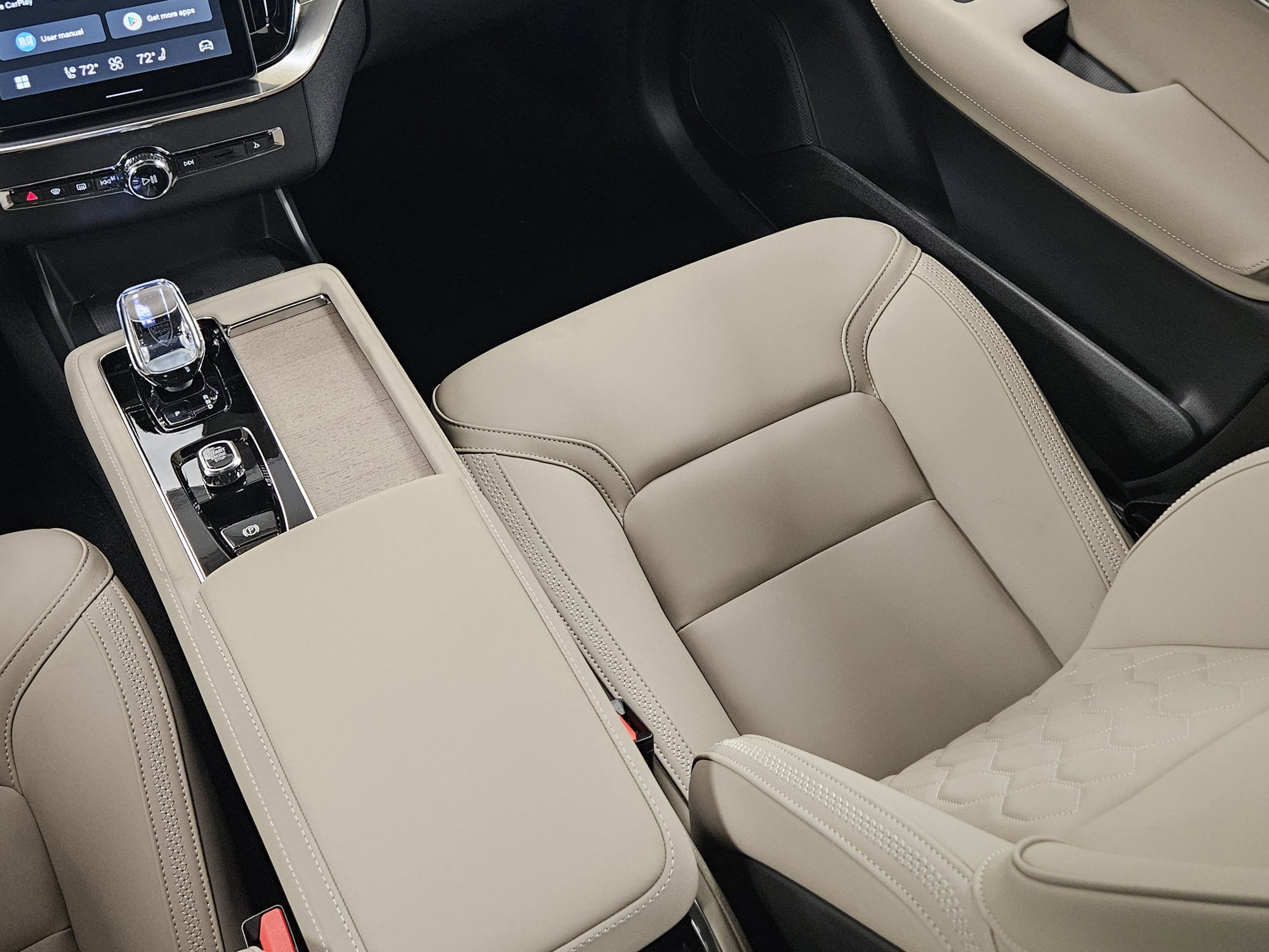 New 2026 Volvo XC90 B5 Core image 17