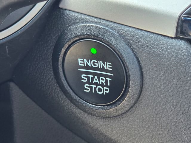Used 2022 Ford Escape SE w/ SE Sport Appearance Package image 13