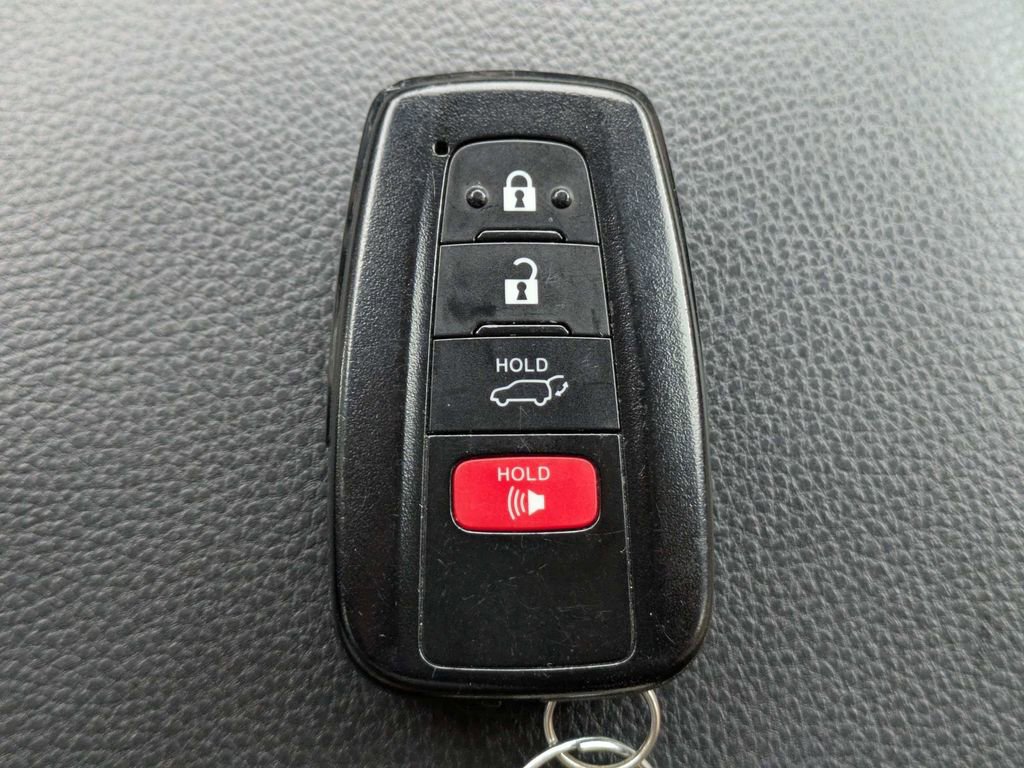 Used 2023 Toyota RAV4 XLE w/ Convenience Package FWD image 30