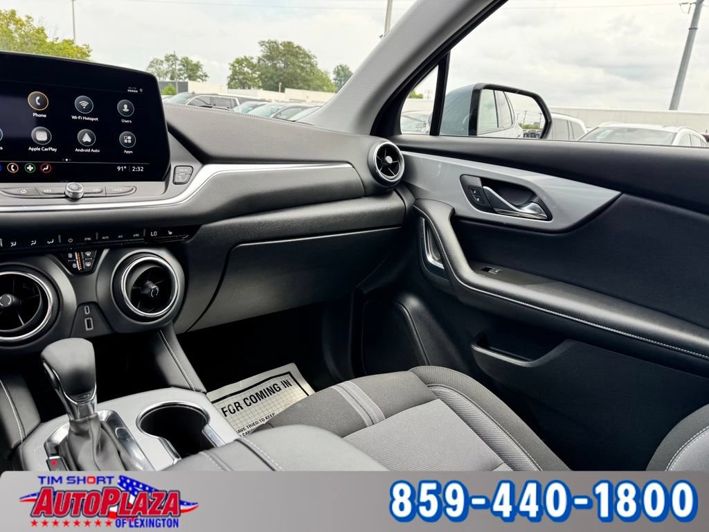 Used 2025 Chevrolet Blazer LT AWD/4WD image 35