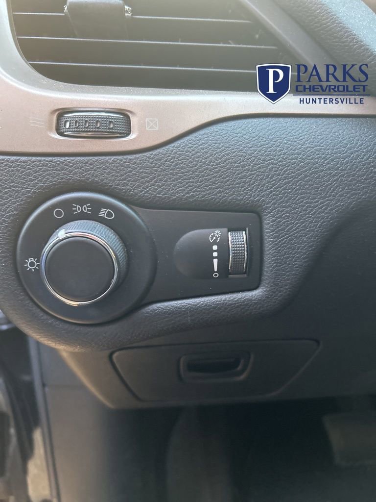 Used 2017 Jeep Cherokee Sport image 8