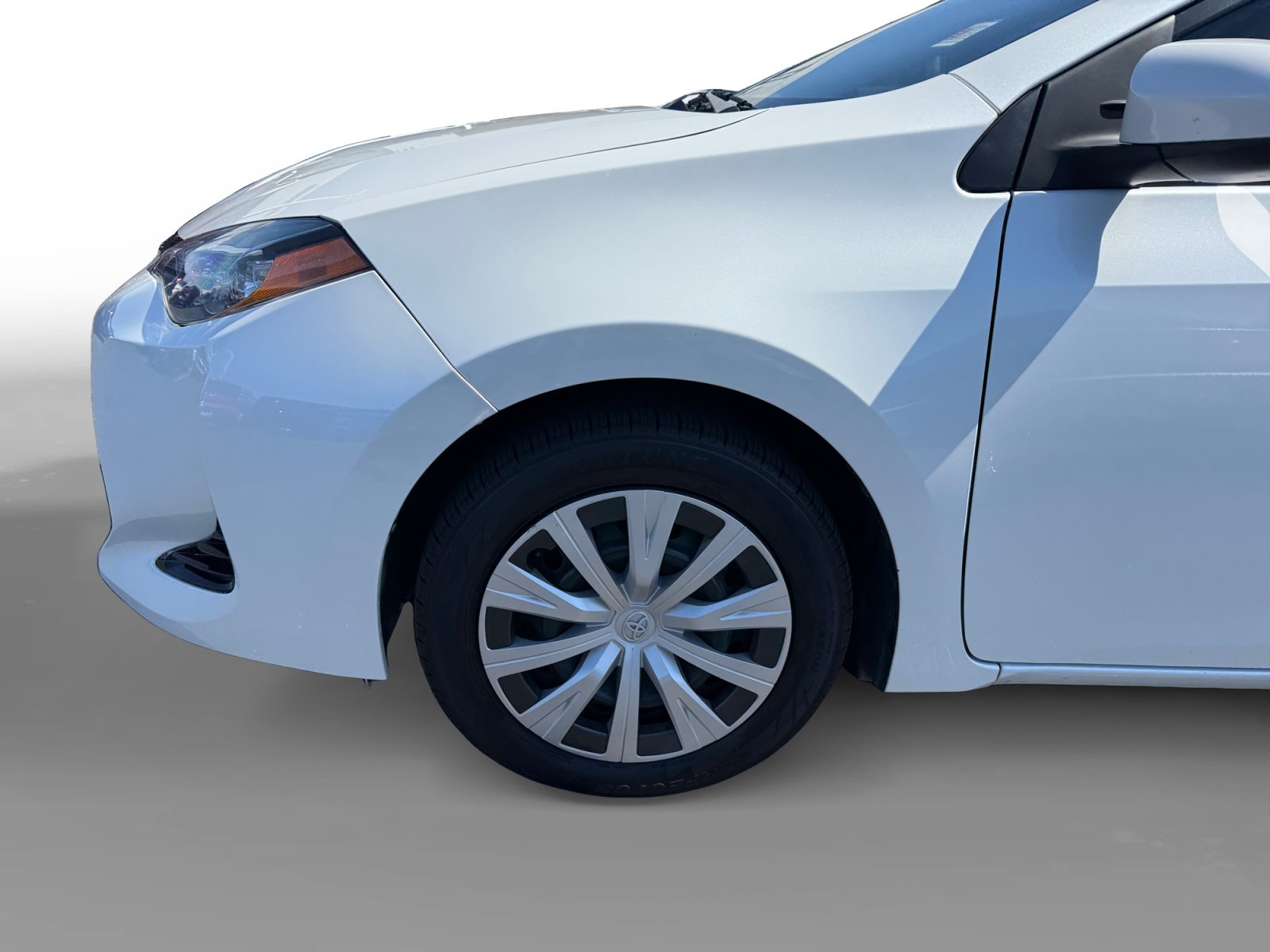 Used 2017 Toyota Corolla LE w/ Carpet Mat Package (TMS) FWD image 9