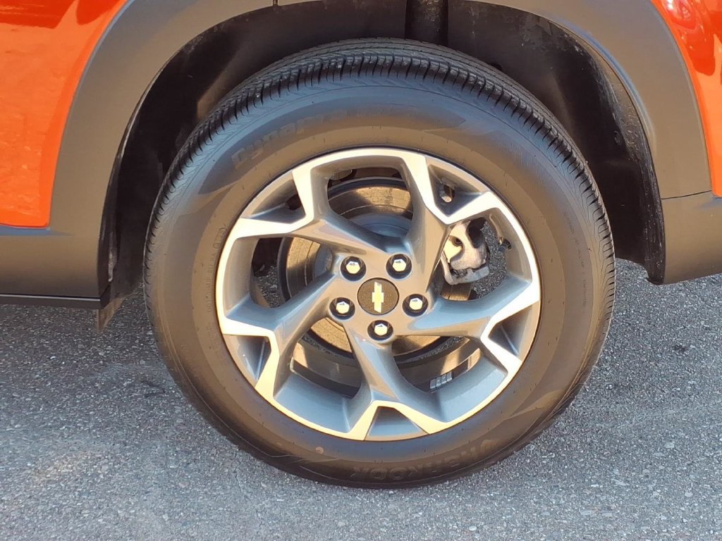 Used 2024 Chevrolet Trax LT w/ Driver Confidence Package FWD image 7