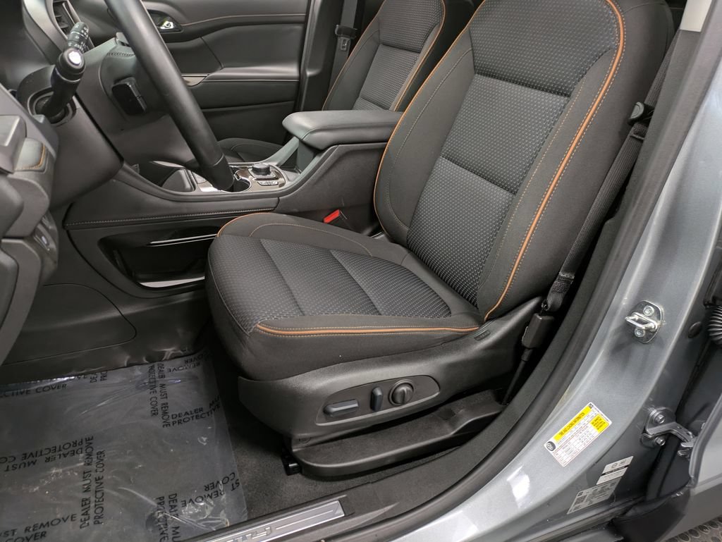 Used 2023 GMC Acadia AT4 AWD/4WD image 10