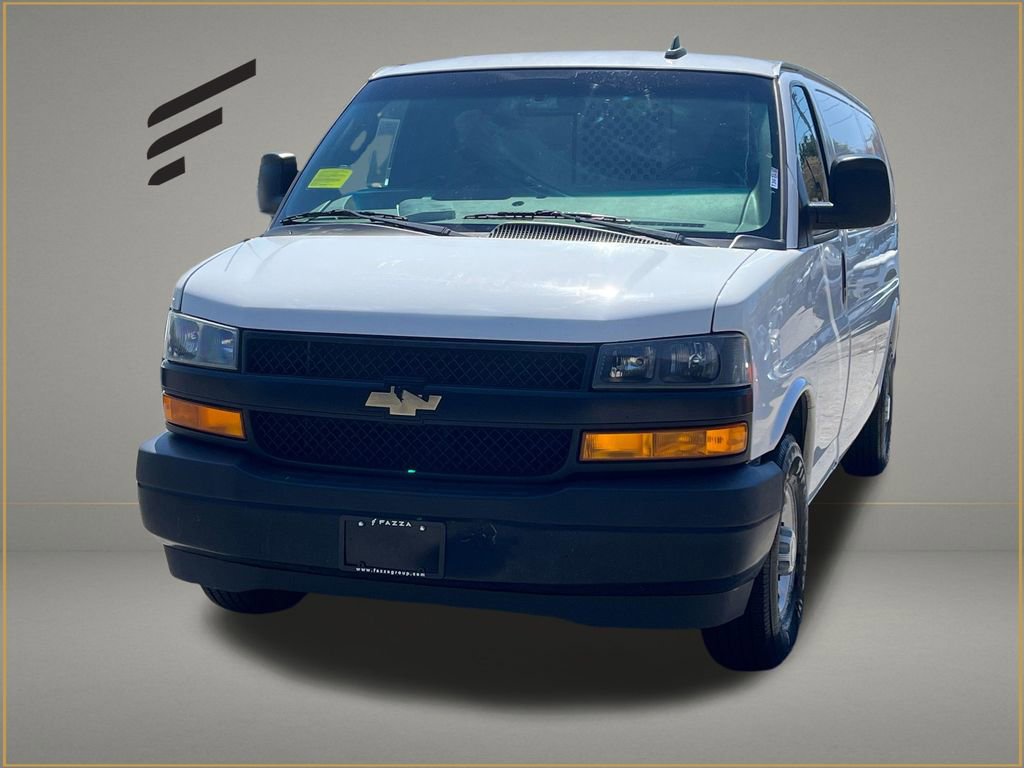 Used 2020 Chevrolet Express 3500 Extended w/ Driver Convenience Package RWD image 1