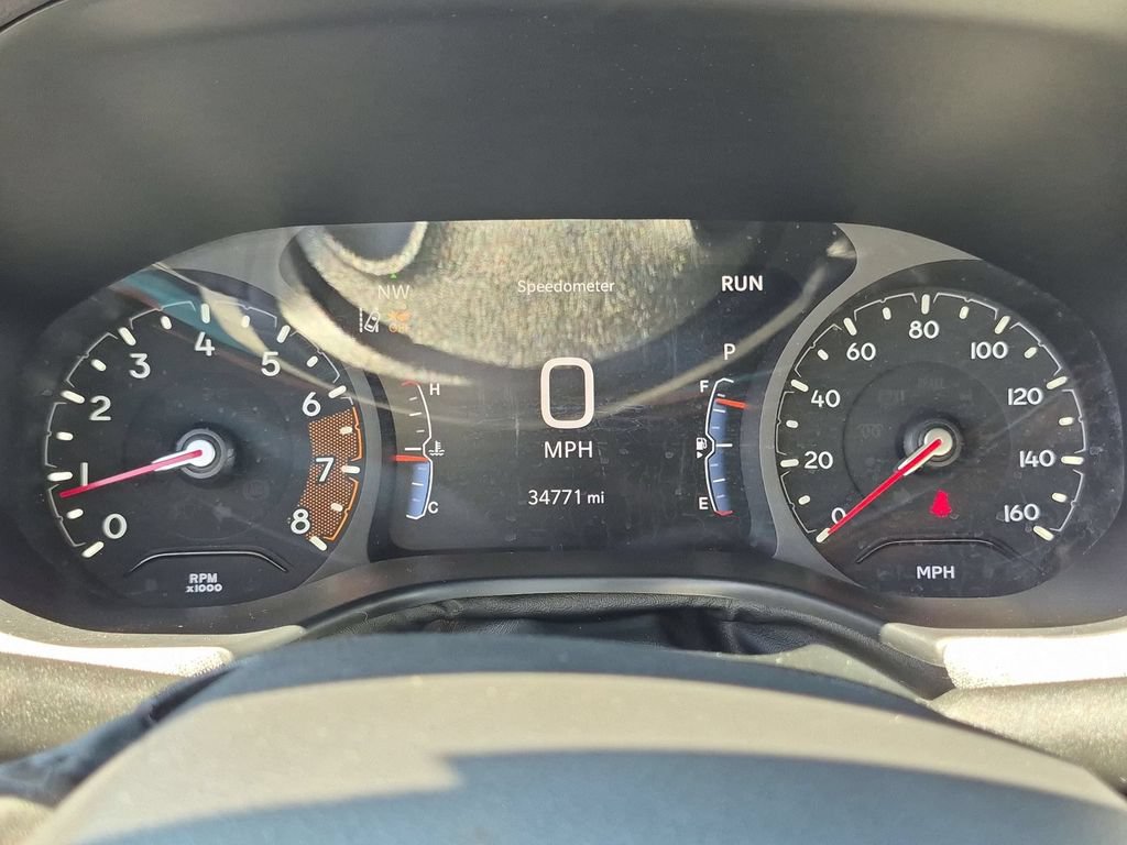 Used 2025 Jeep Compass Latitude w/ Sun & Sound Group AWD/4WD image 16