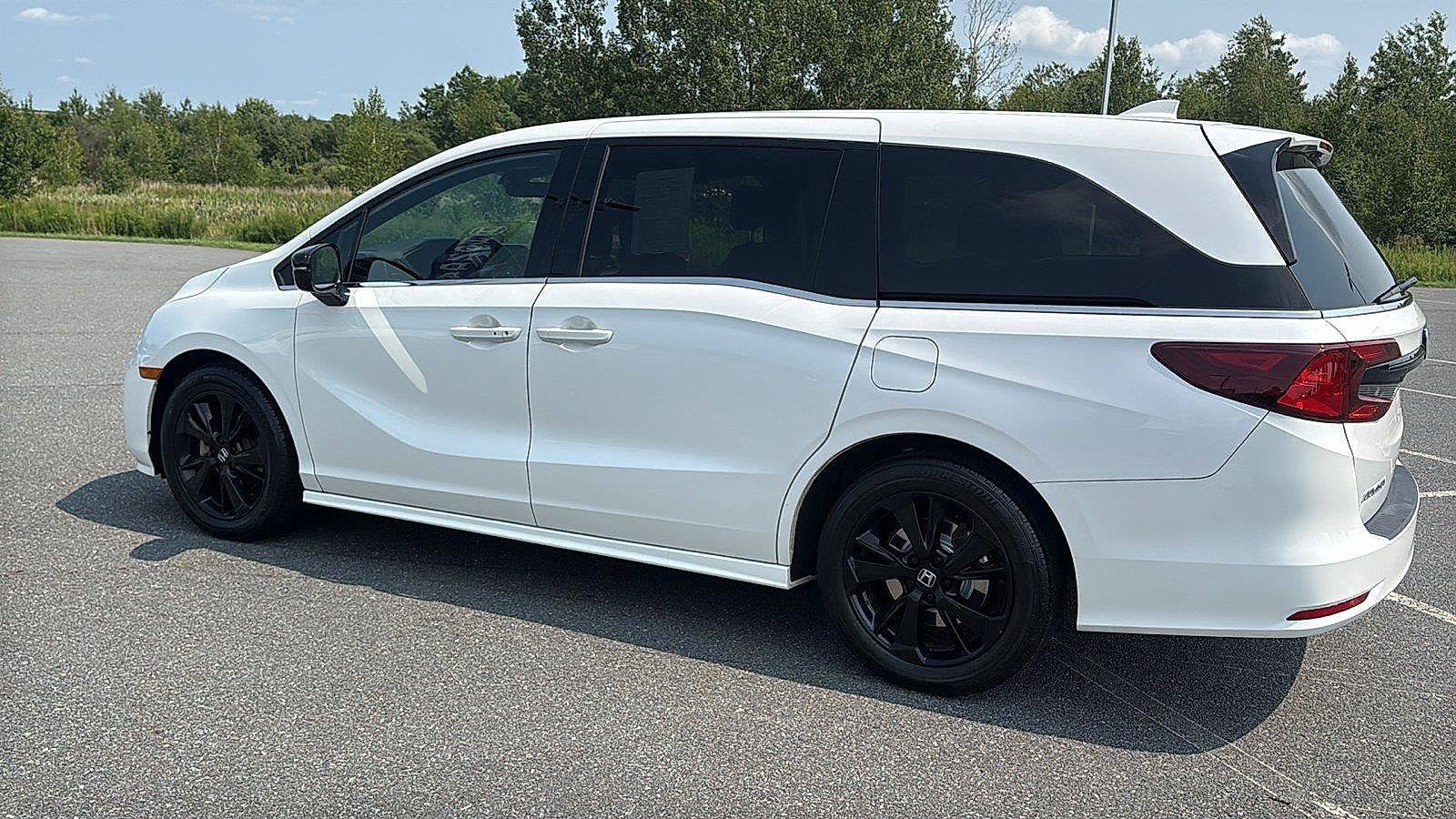 Used 2023 Honda Odyssey Sport image 11