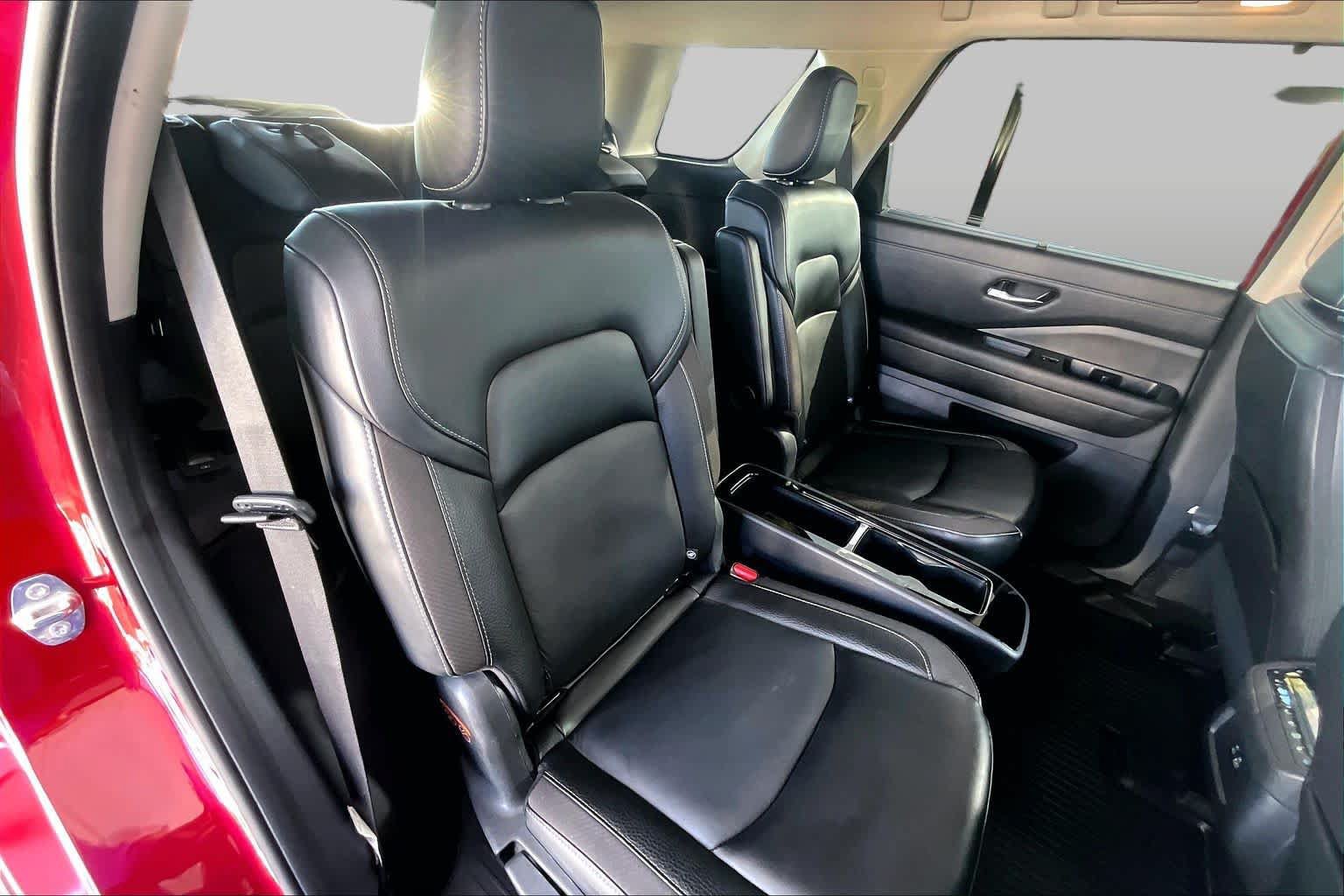 Used 2023 Nissan Pathfinder SL w/ SL Premium Package FWD image 20
