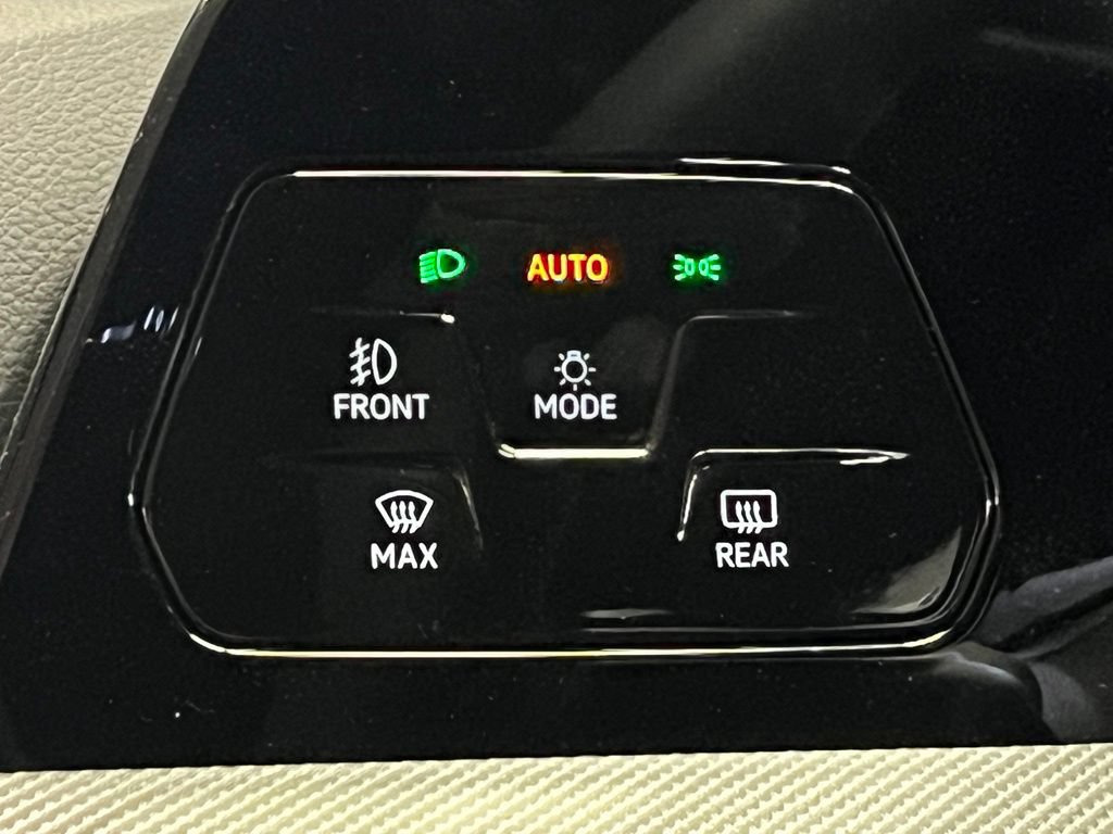 New 2026 Volkswagen GTI SE FWD image 18