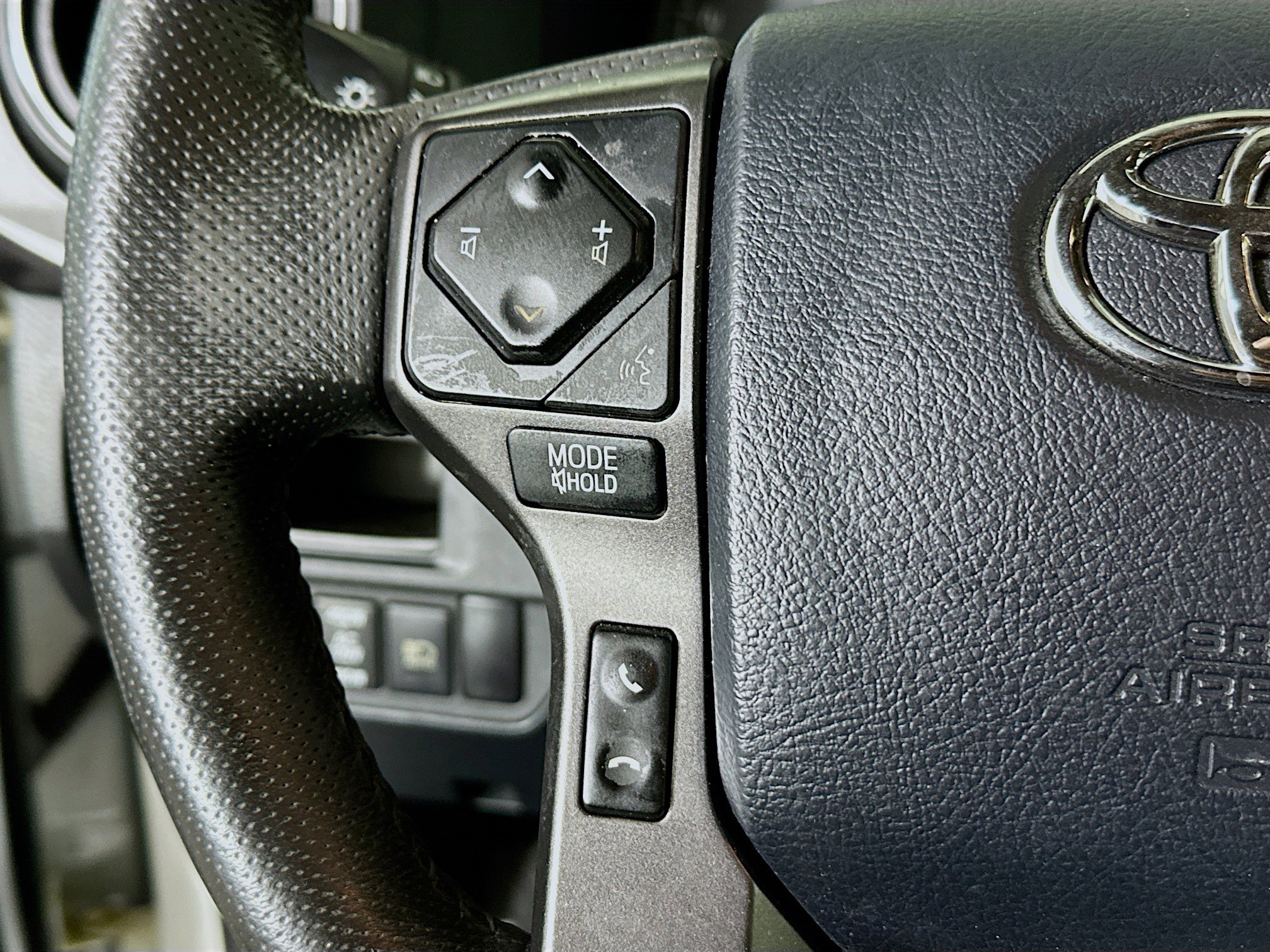 Used 2018 Toyota Tacoma TRD Off-Road AWD/4WD image 16