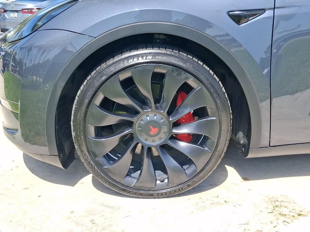 Used 2022 Tesla Model Y Performance AWD/4WD image 3