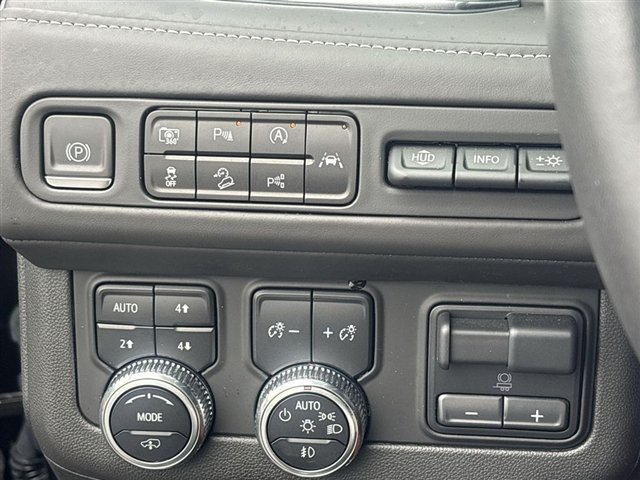Certified 2023 GMC Yukon Denali Ultimate AWD/4WD image 18