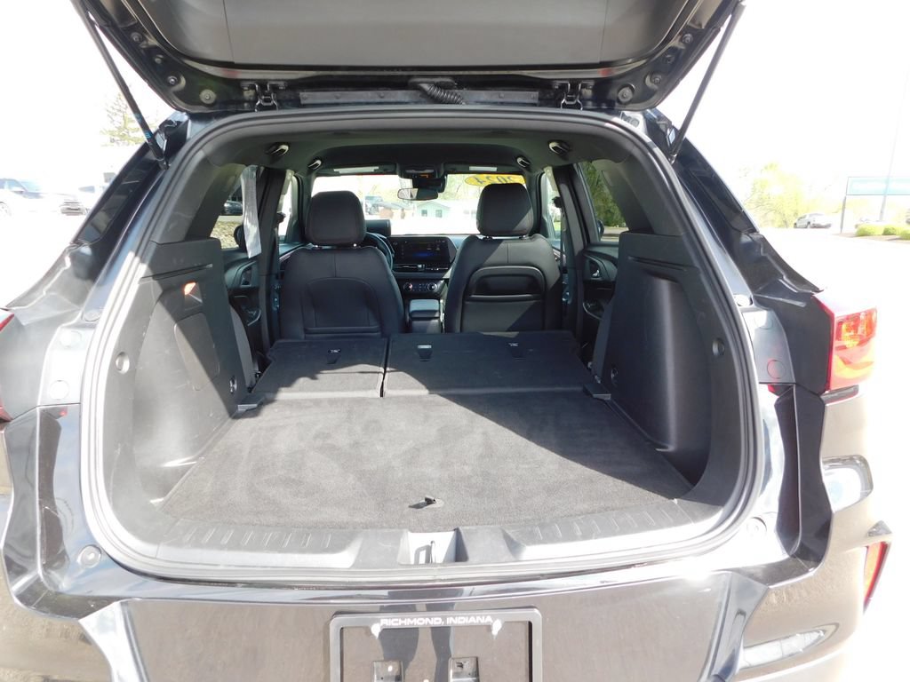 Used 2024 Chevrolet TrailBlazer RS AWD/4WD image 24