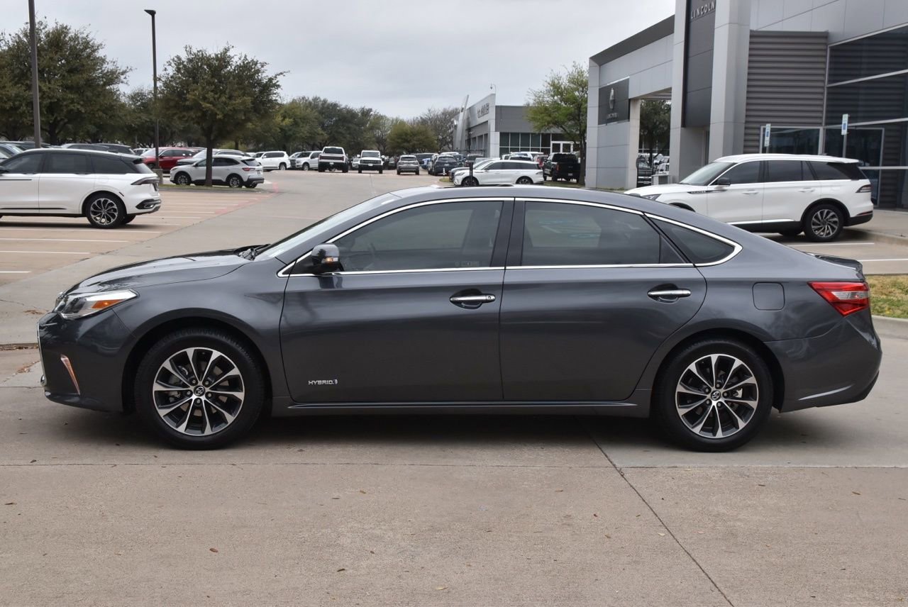 Used 2018 Toyota Avalon XLE Premium image 12