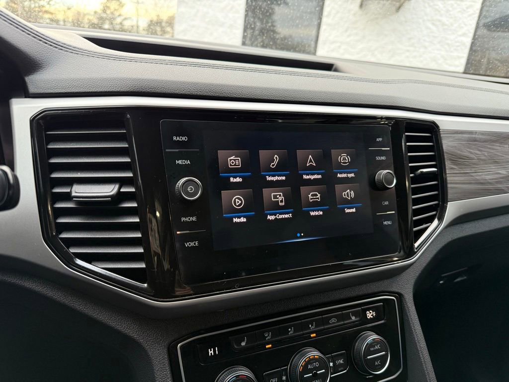 Used 2022 Volkswagen Atlas Cross Sport SE w/ Panoramic Sunroof Package image 9