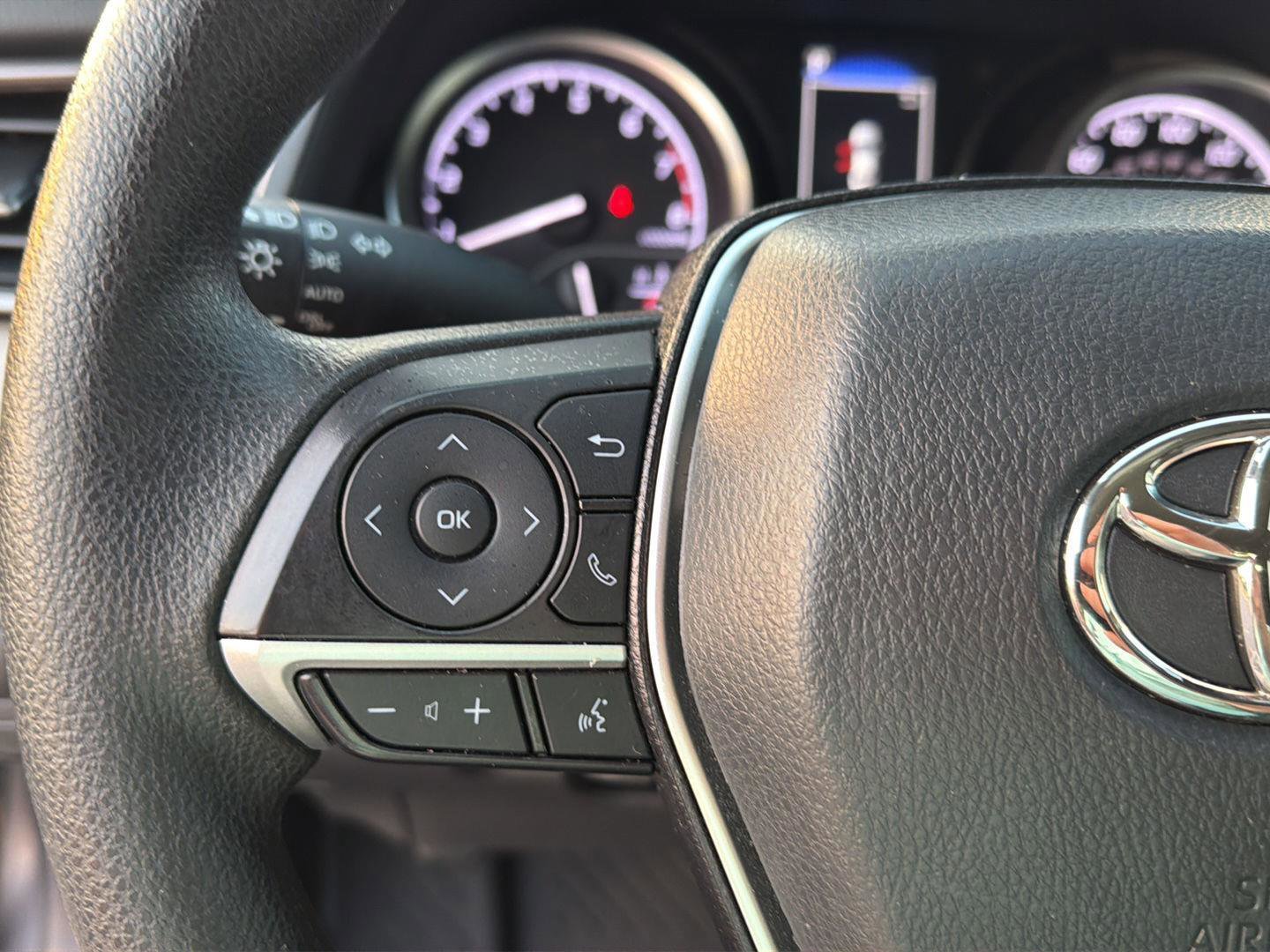 Used 2022 Toyota Camry LE FWD image 21