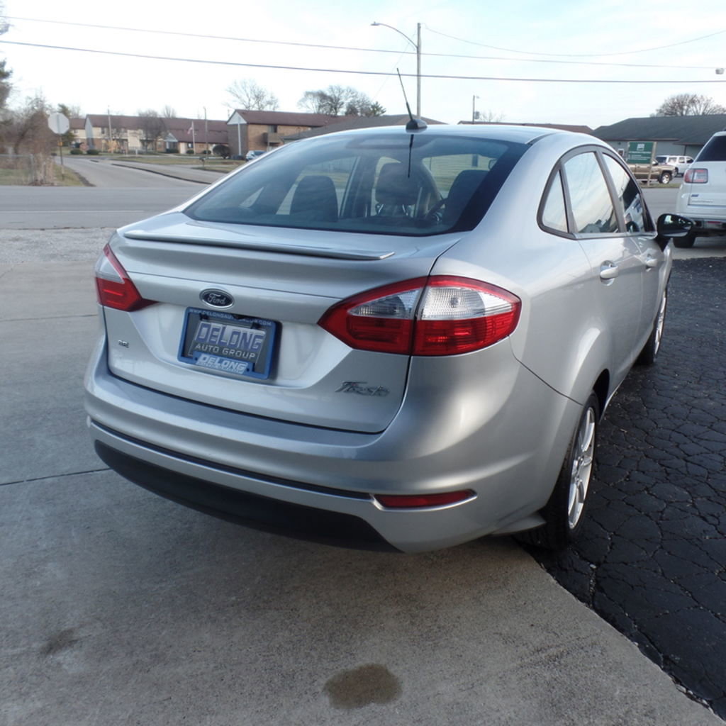 Used 2019 Ford Fiesta SE w/ Equipment Group 201A image 9