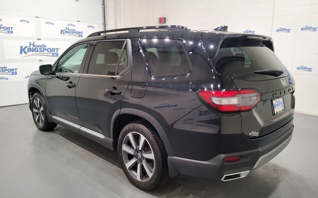 Used 2023 Honda Pilot Touring image 6