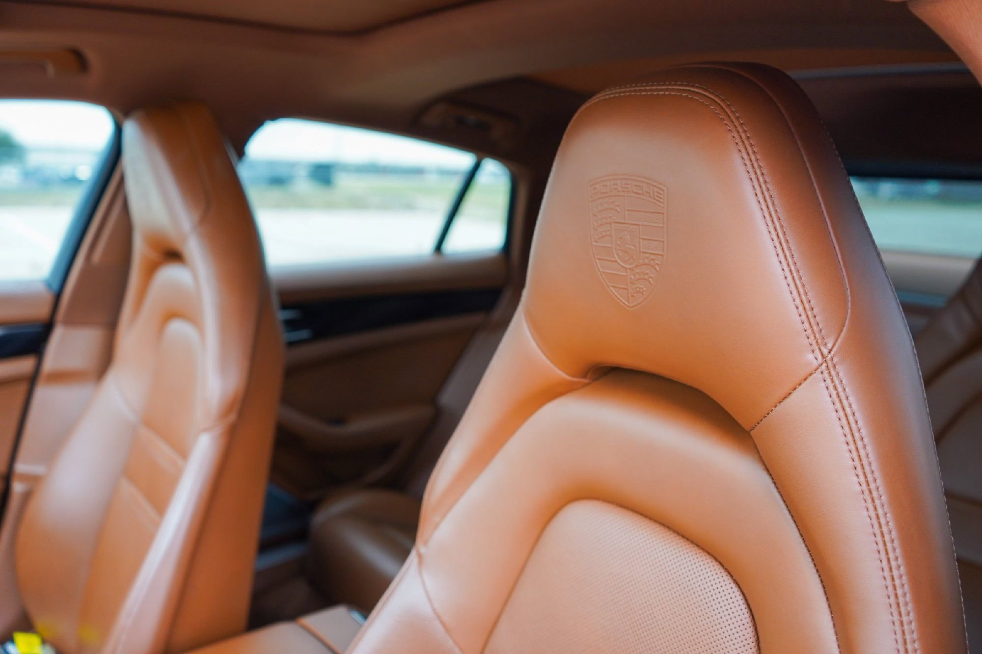 Used 2018 Porsche Panamera 4S image 9