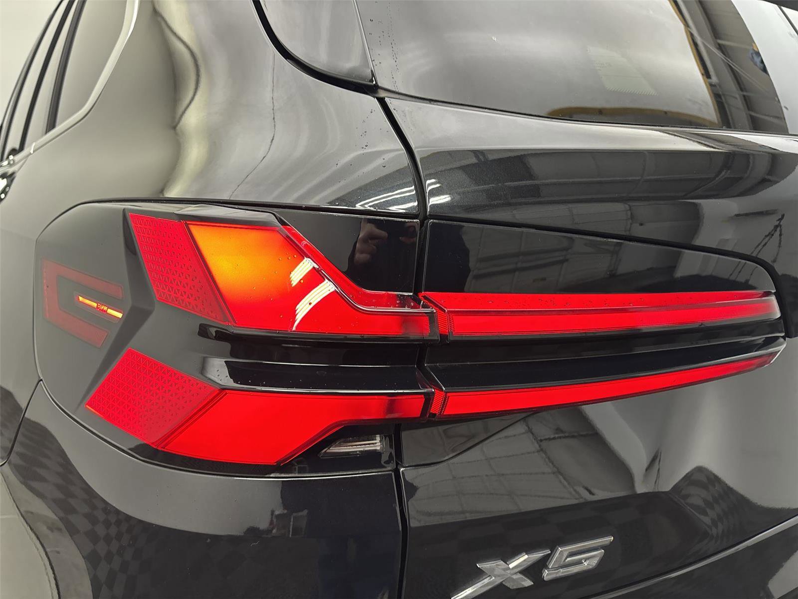 Used 2024 BMW X5 xDrive40i w/ Parking Assistance Package image 19