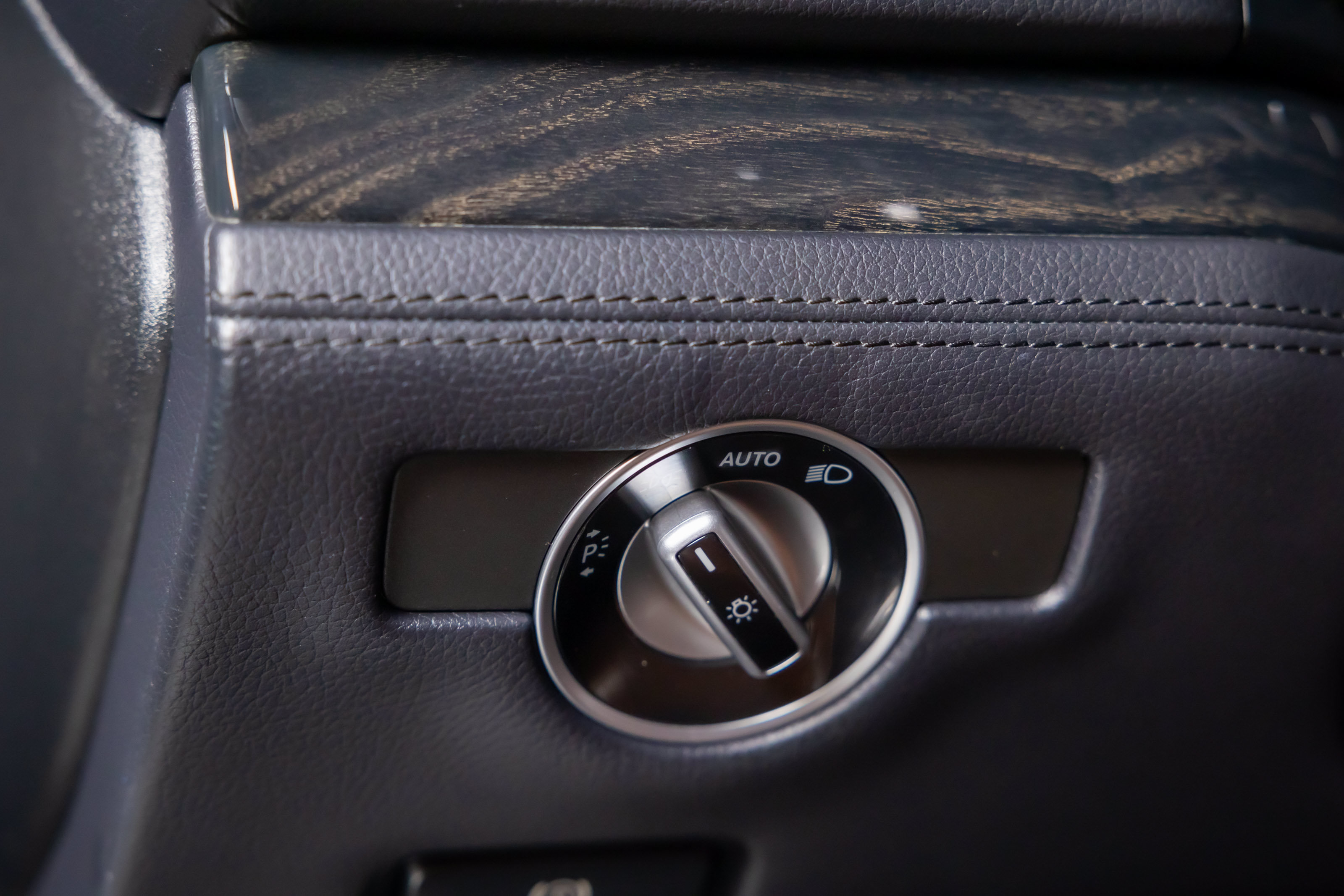 Used 2020 Mercedes-Benz SL 550 image 27